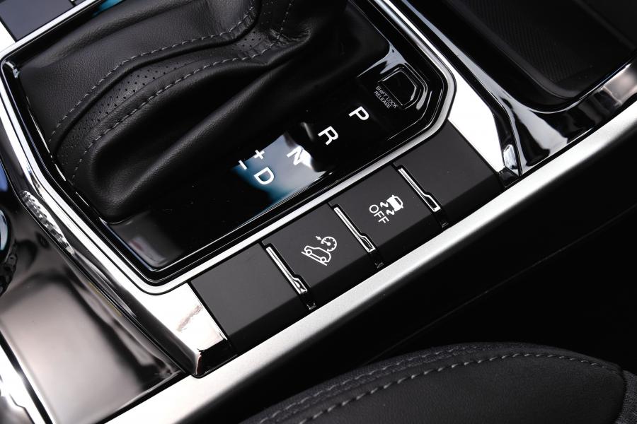 Детали интерьера SsangYong Korando Pioneer (C300) 2019 года  (UK) (фото 17 из 20)
